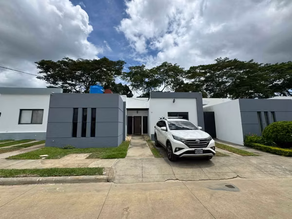KW -Venta, casa moderna en Carretera Masaya  Km 16