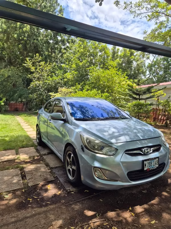 Se vende Hyundai Accent 2014