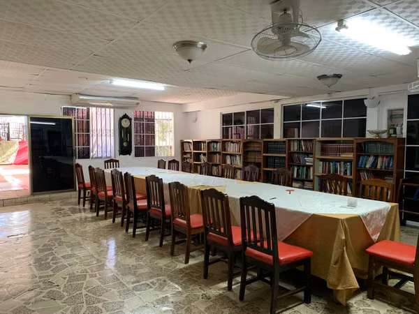 KW - Venta, local comercial en Los Robles