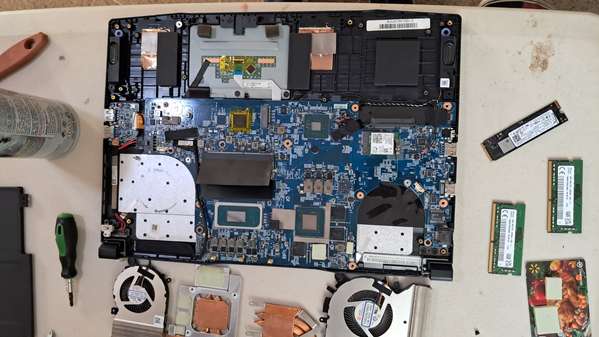 Mantenimiento y reparación de laptops