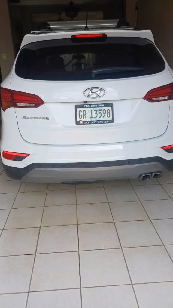 Vendo camioneta santa fe nítida poco uso