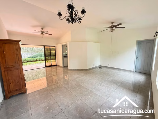 Rento casa En las Colinas Managua