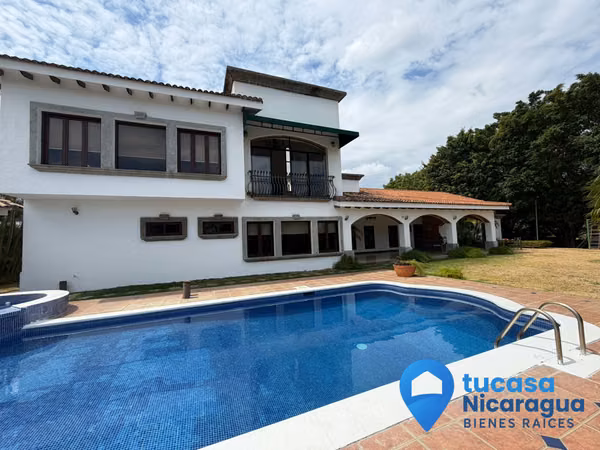 Se renta en villa fontana sur