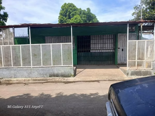Vendo o cambio casa por una de managua
