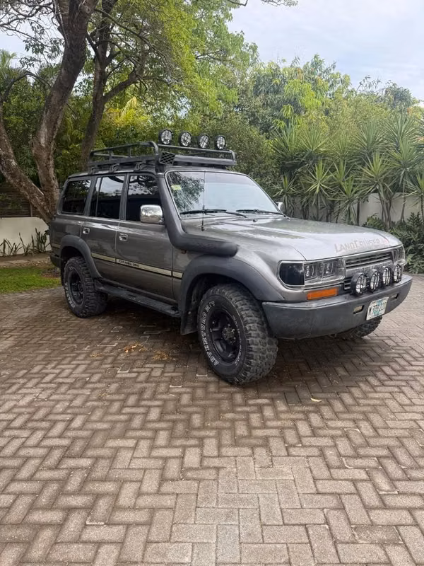 Se vende linda Toyota Land cruiser serie 80