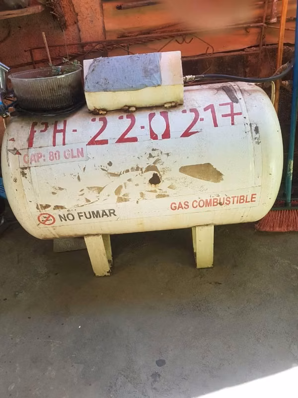 Vendo tanque de gas butano, seminuevos, capacidad 80 galones