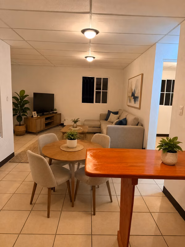 Se alquila casa en Ciudad Doral $285