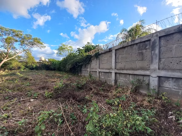 LAS COLINAS  | VENTA DE TERRENO PERIMETRADO CON MURO DE PIEDRA CANTERA – US$180,000