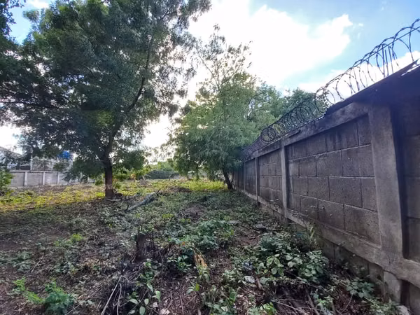 LAS COLINAS  | VENTA DE TERRENO PERIMETRADO CON MURO DE PIEDRA CANTERA – US$180,000