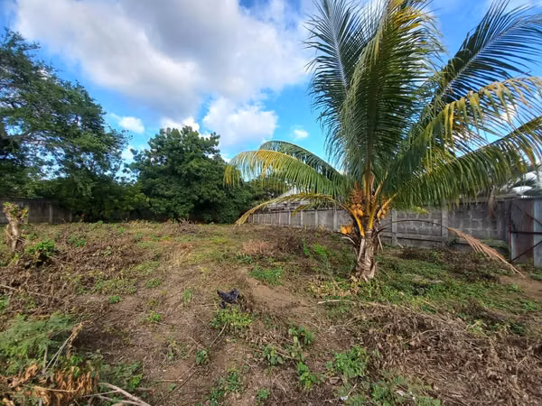 LAS COLINAS  | VENTA DE TERRENO PERIMETRADO CON MURO DE PIEDRA CANTERA – US$180,000