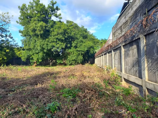 LAS COLINAS  | VENTA DE TERRENO PERIMETRADO CON MURO DE PIEDRA CANTERA – US$180,000