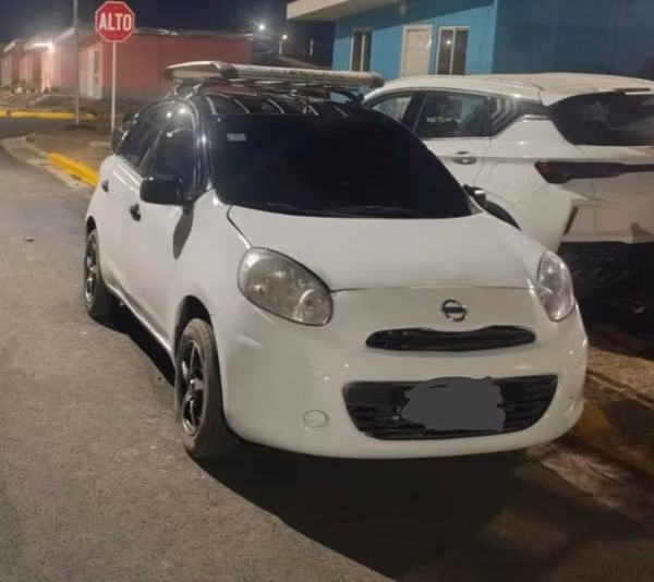 Carro Nissan (March 2017)