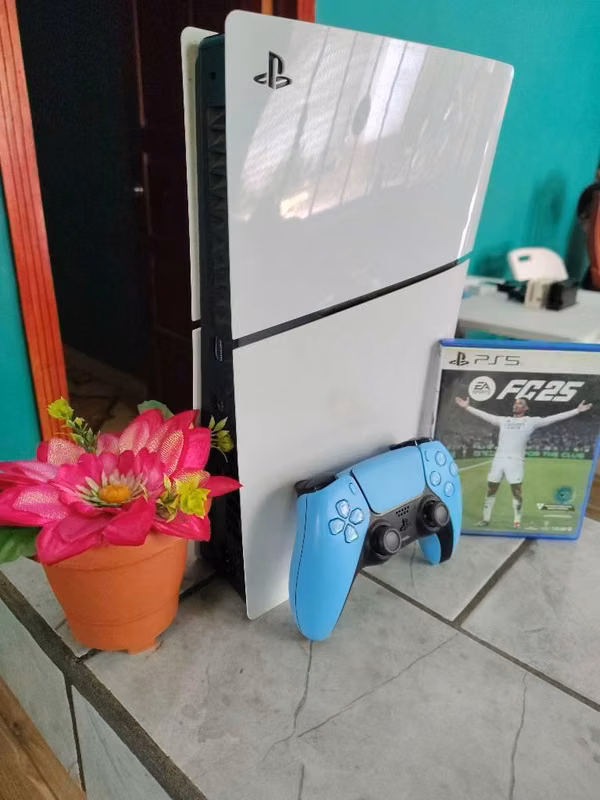 Vendo ps5 Slim 1tb con 1 juego