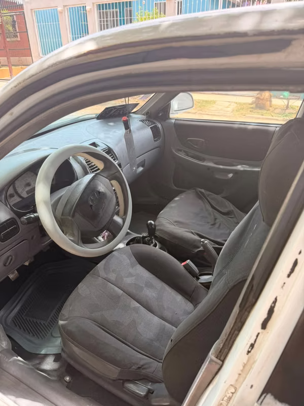 Vendo taxi individual Hyundai Verna 2004