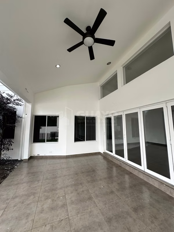 House for sale or rent in Santo Domingo