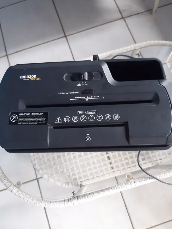 TRITURADOR DE PAPEL Y TARJETAS