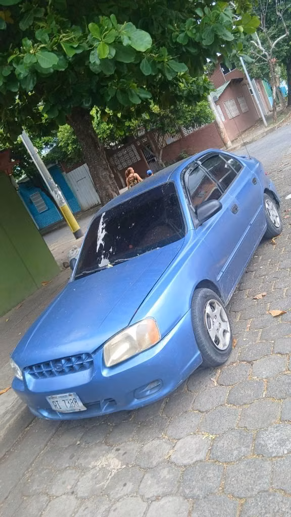 Venta huydai accen 2001