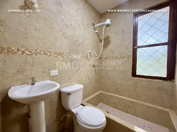 Compra esta hermosa y amplia propiedad en Villa Fontana Sur BG