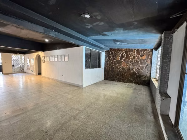 KW - Venta,  local comercial en Los Robles
