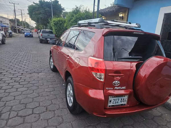 CAMIONETA TOYOTA RAV4 (Negociable)