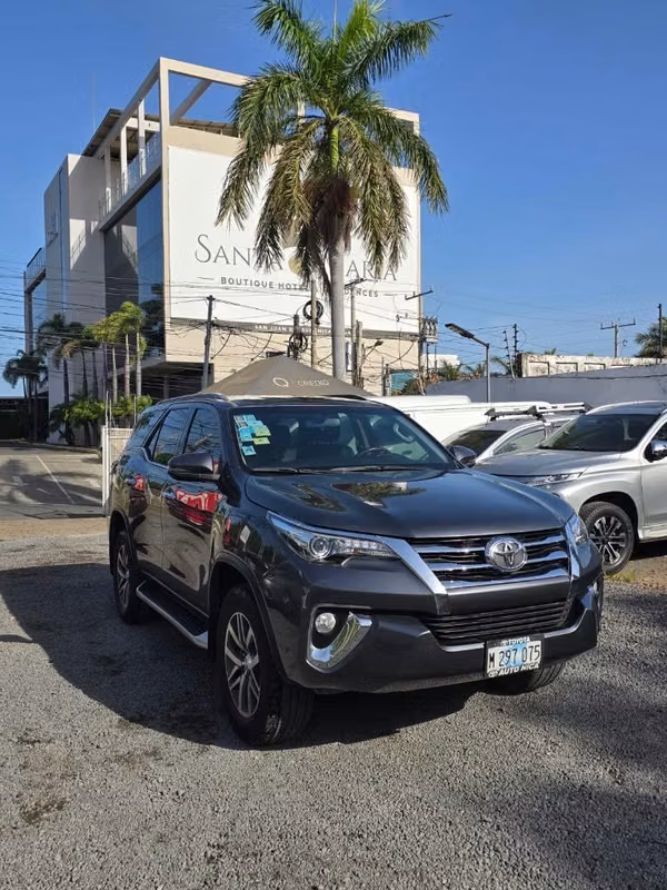 TOYOTA FORTUNER 2018 AUTOMÁTICA 4x4