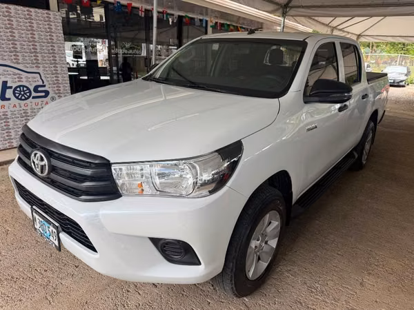 Toyota Hilux año 2023