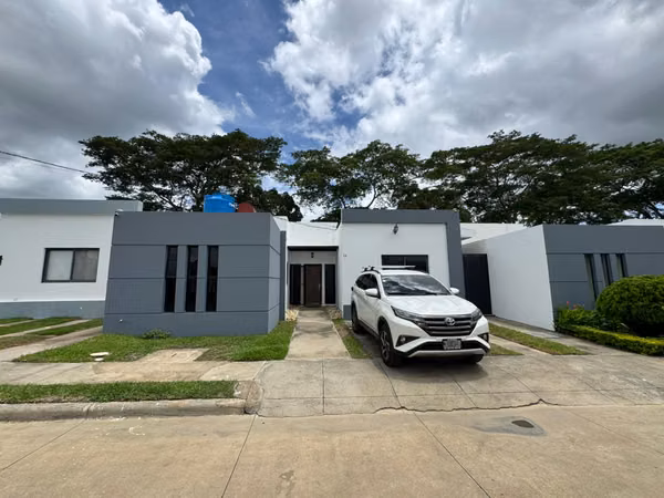 FH | Venta de casa | Condominio Bello Monte Carretera a Masaya, km 15.6