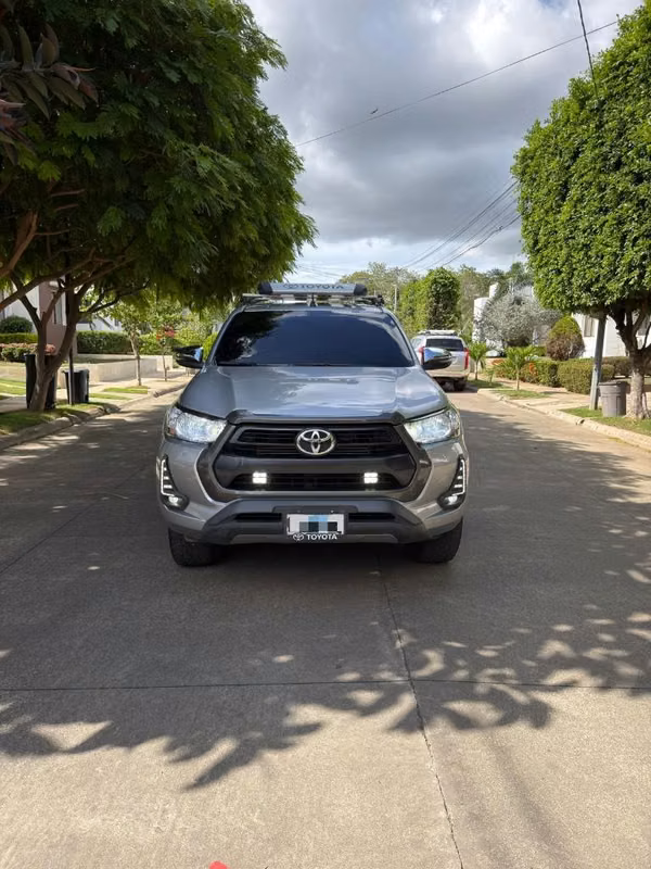 Toyota Hilux 2024 SR