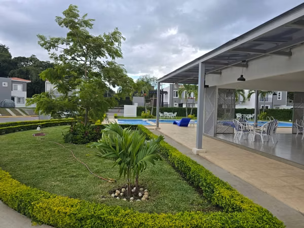 FP- Se renta casa en condominio Senderos de las colinas