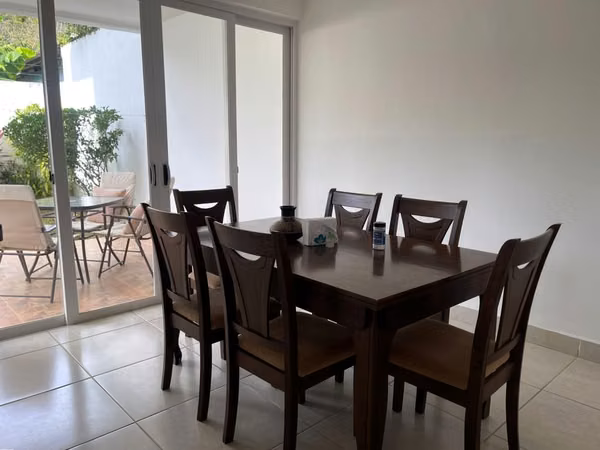 AG, SE VENDE TOWHOUSE EN SANTO DOMINGO