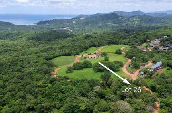 Peaceful Half Acre Lot Close to TreeCasa, in the Hills of San Juan Del Sur