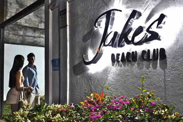 Jakes on the Beach  Turnkey Beachfront Hotel