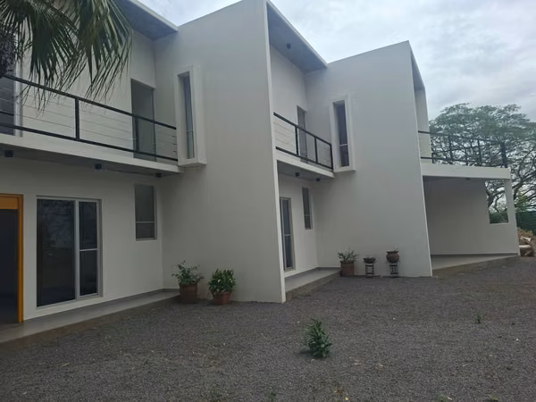 RENTA de 3 Apartamentos independientes en Carretera Sur