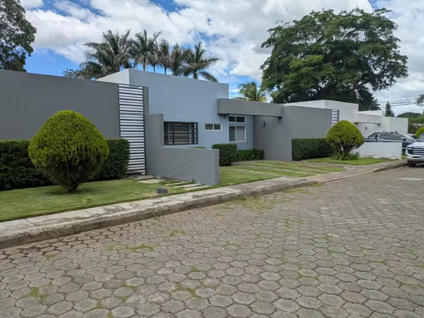 segunda entrada de las colinas condominio privado