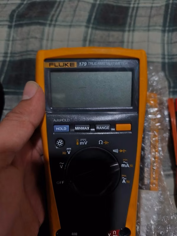 Vendo multímetro digital industrial modelo Fluke 179 True RMS.