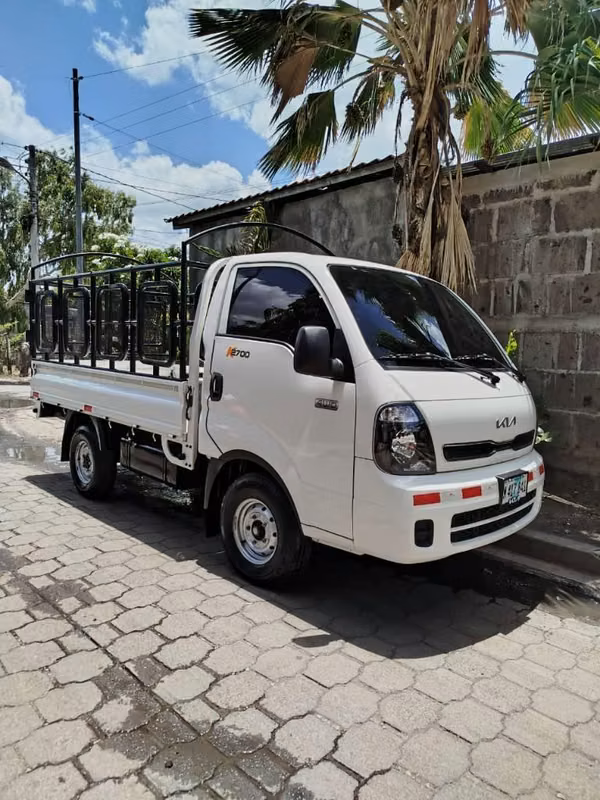 VENDO Camioncito Kia 2700 4x4 A/C