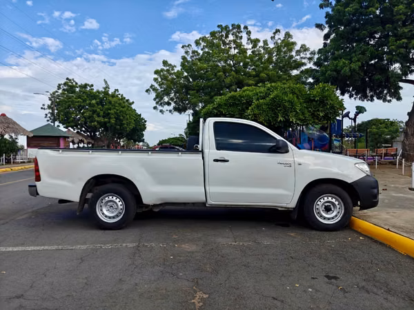 TOYOTA HILUX SINGLE CABIN 4X2
