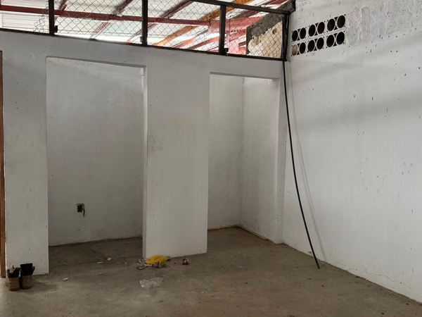 SE VENDE PROPIEDAD COMERCIAL - BODEGA EN ALTAGRACIA