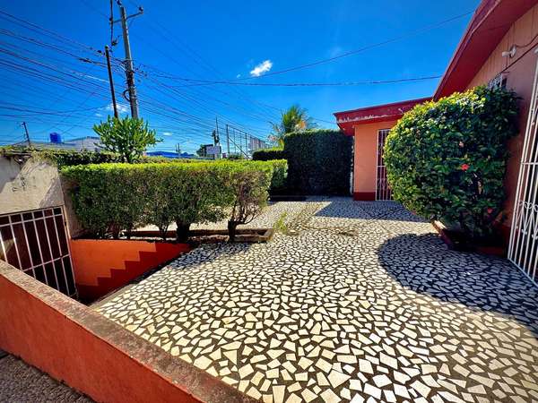 Sale of House in Altamira