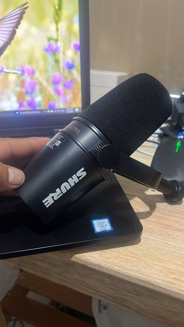 microphones all at $600 if you want price per unit ask