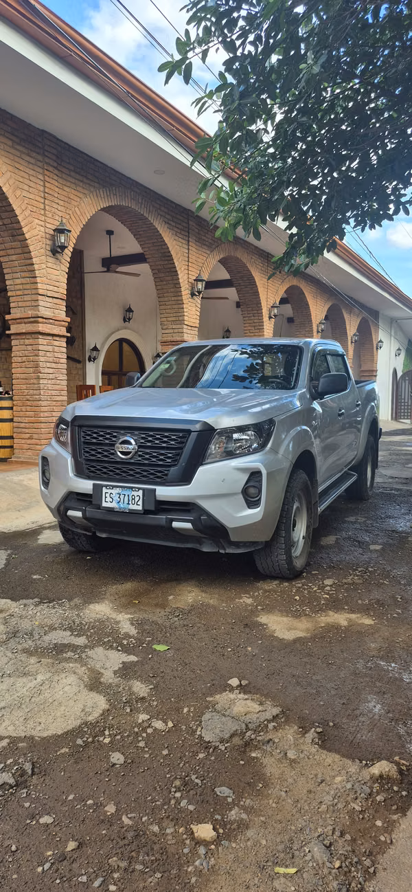 SE VENDE NISSAN FRONTIER NP300 2023 MECANICA TURBODIESEL