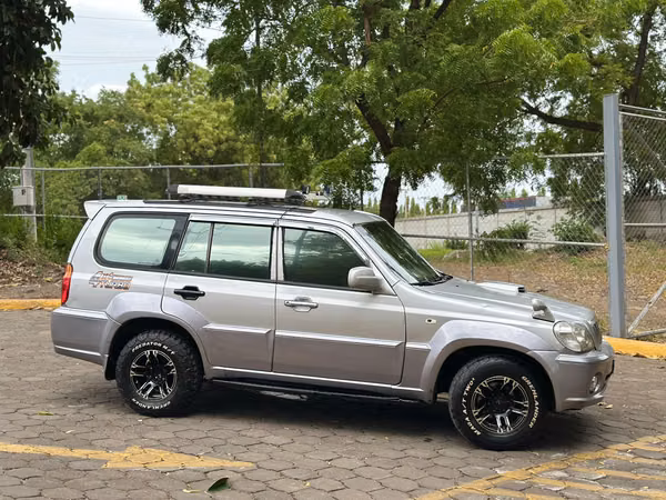 Vendo Hyundai terracam  Año 2002