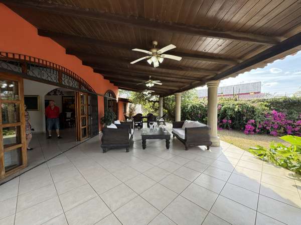 Sale of House in Las Colinas