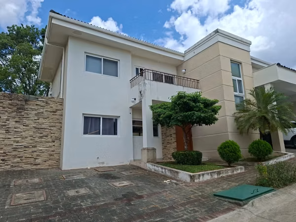 FP- Townhouse rent in Estancia Santo Domingo