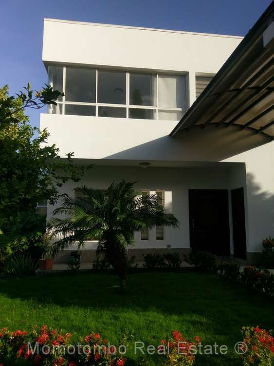 Sale of House in Carretera Sur