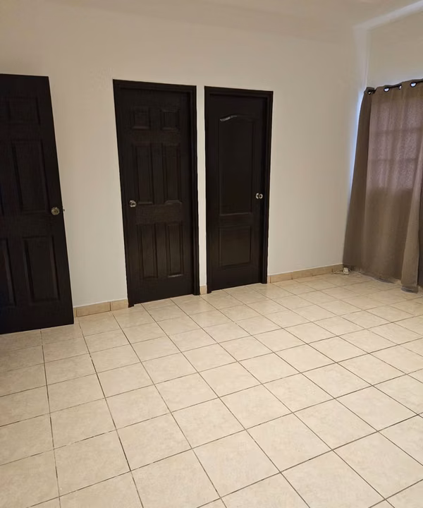 KW -  Hermosa Casa en Venta – Carretera a Masaya, Km 13.2 màs apartamento
