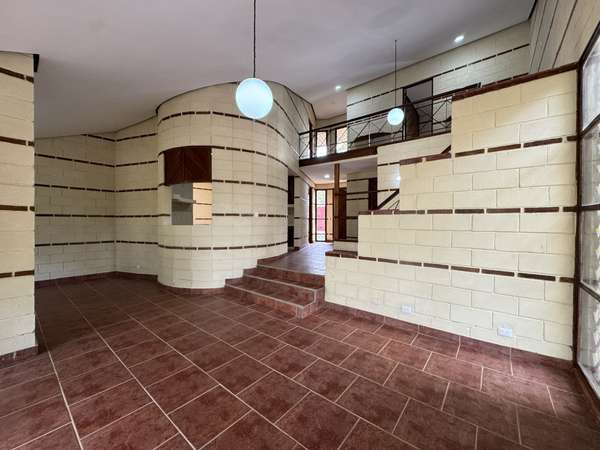 Sale of House in Villa Fontana Sur