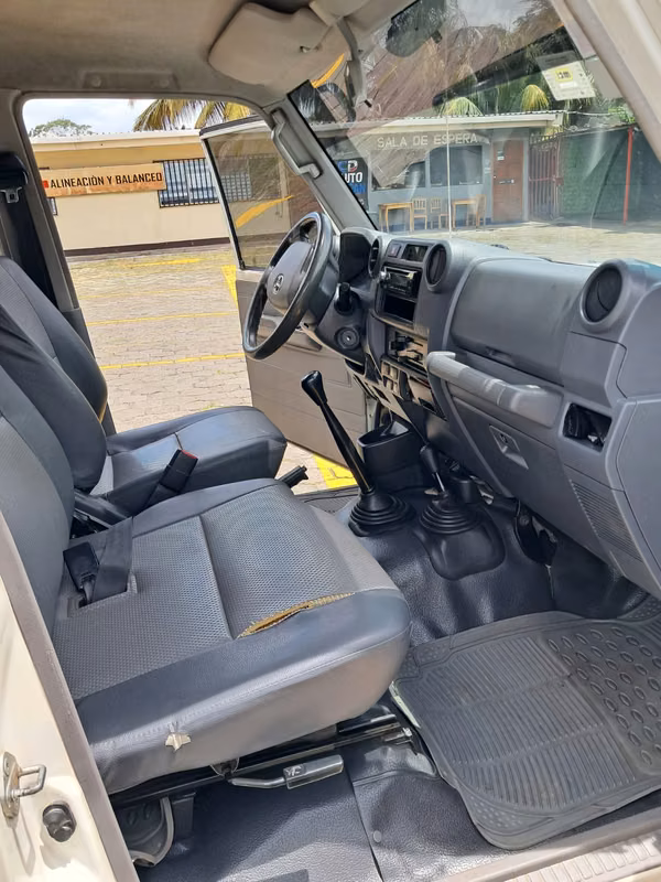 OI SUBASTA TOYOTA LAND CRUISER ST/WAGON, 2013