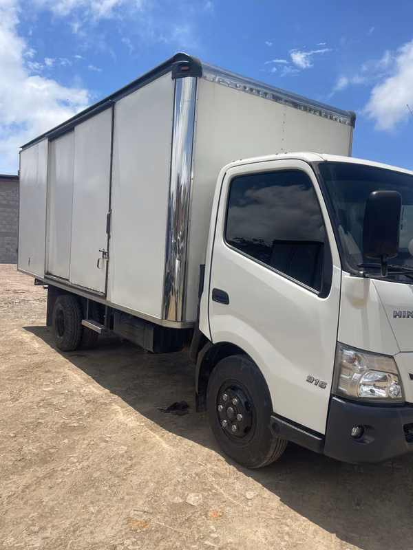 Hino 916