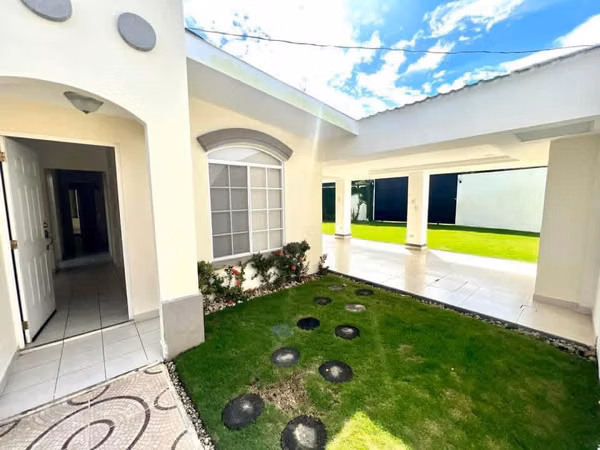 Rento Casa en Montecielo - VZ